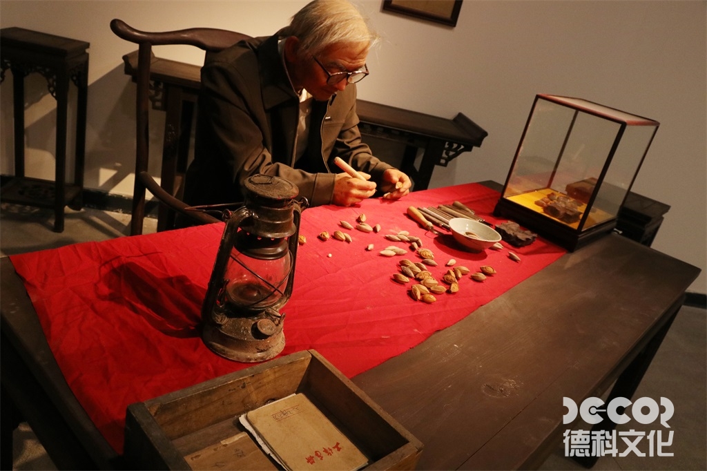 他們在博物館設(shè)計中如何應(yīng)對博物館的燈光和照明設(shè)計？